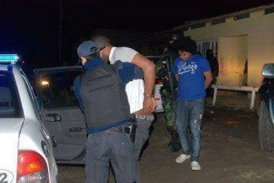 Secuestraron coca�na, marihuana y hay al menos 18 detenidos