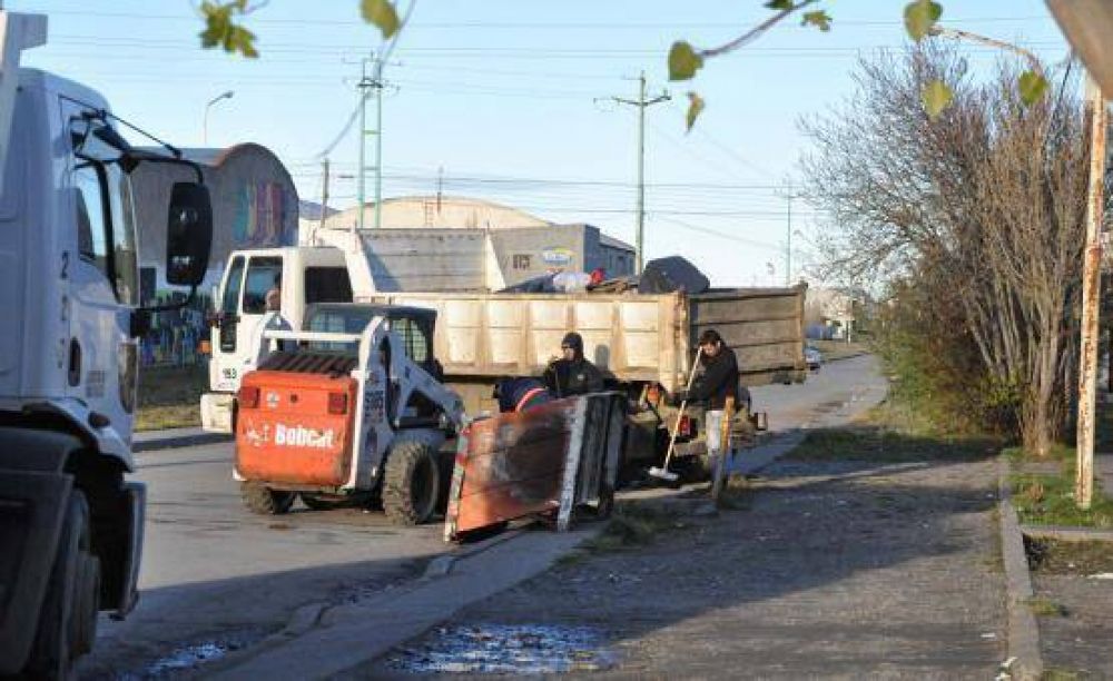 Refuerzan tareas de limpieza en Barrios 366, 499 y zonas aleda�as