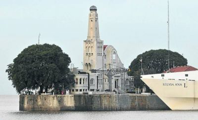 El mascar�n de proa de la Ciudad