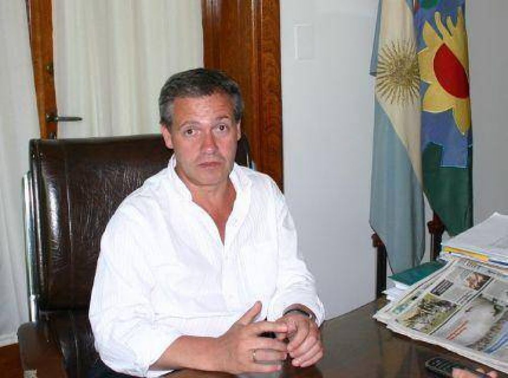 Radicales no descartan pedir la renuncia del arquitecto Artime