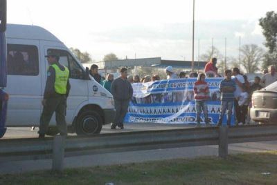 Taxistas y remiseros se manifestaron por la inseguridad