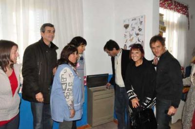 Con la presencia de Randazzo se inaugur� el �ltimo tramo de gas para la avenida De Tomaso 