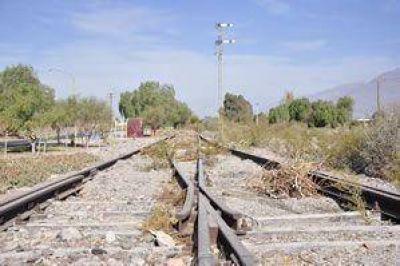 Lapidario informe sobre Ferrocarril de cargas en San Juan