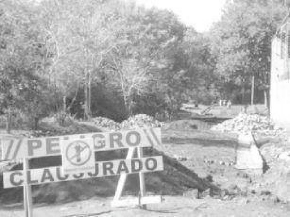 Obras viales en la costanera de Capiov�