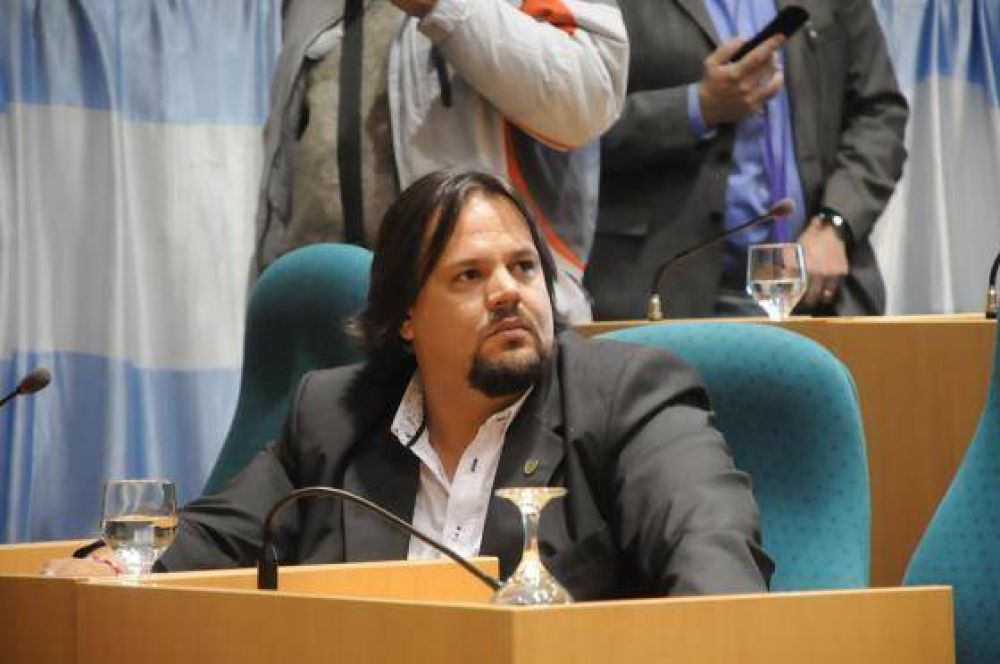 Gatti dijo que los diputados buscan que el Ministro de Salud �renuncie�