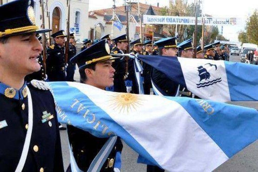 Escuela de Polic�a realiz� desfile para conmemorar su aniversario