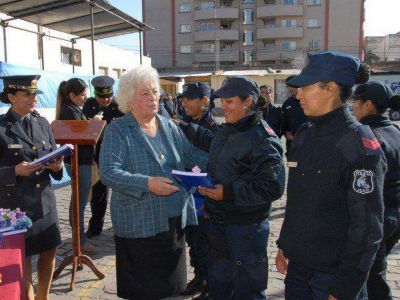 Segundo aniversario de la Infanter�a Femenina