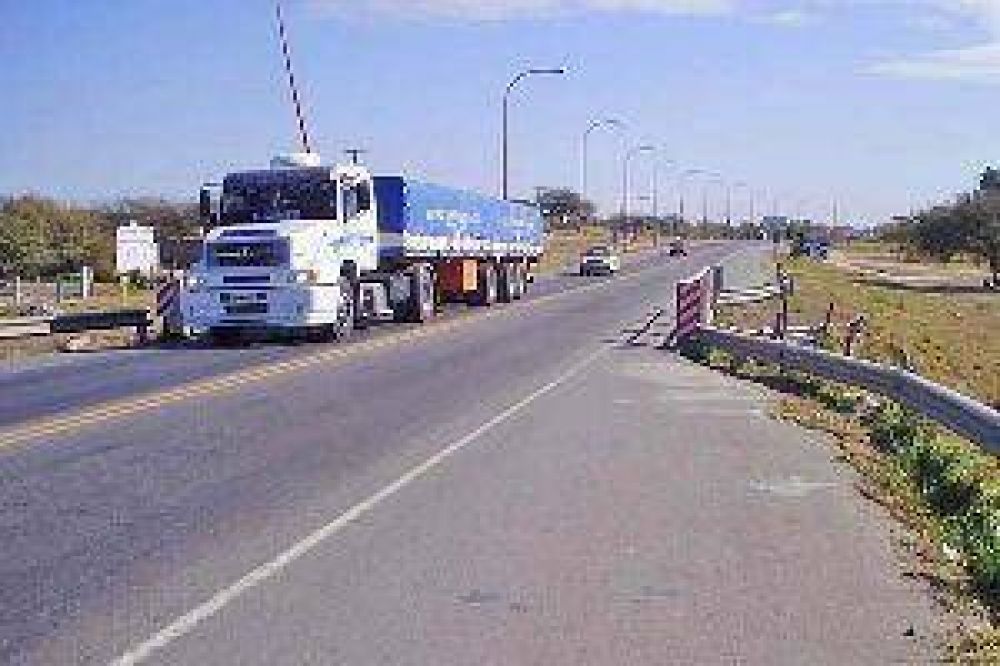 Alperovich busca sumar a Santiago para la autopista Tucum�n -Termas