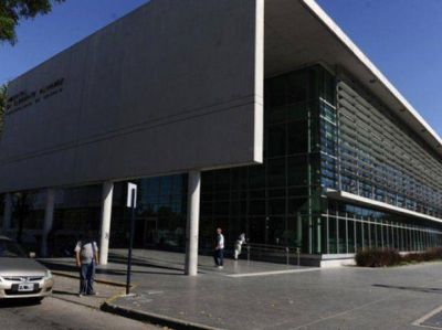 Un hombre fue asesinado de varias pu�aladas en una esquina de la zona sur