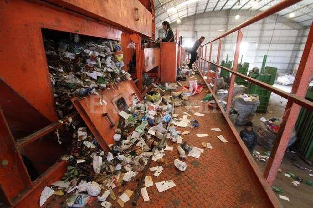 Caen las ventas de basura recuperada en el relleno sanitario  