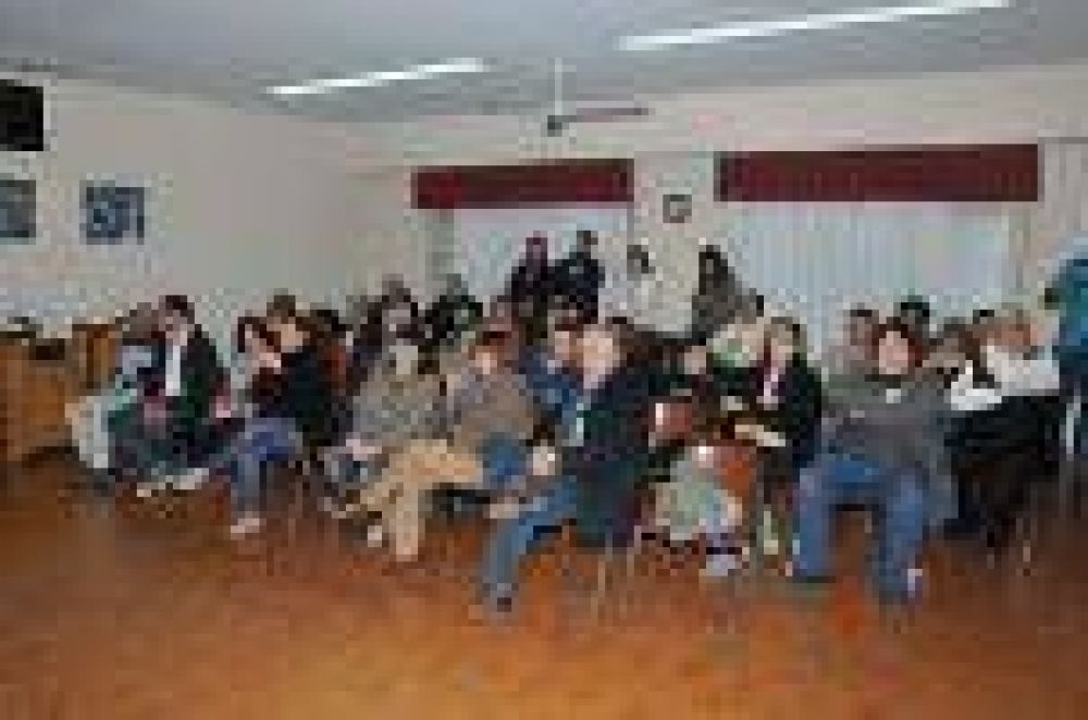 ENTREGARON LA DISTINCI�N "OSVALDO LAHARGOU" A PERIODISTAS EN SU D�A, EN EL CONCEJO DELIBERANTE, EN ACTO ENCABEZADO POR EL INTENDENTE GASPARINI