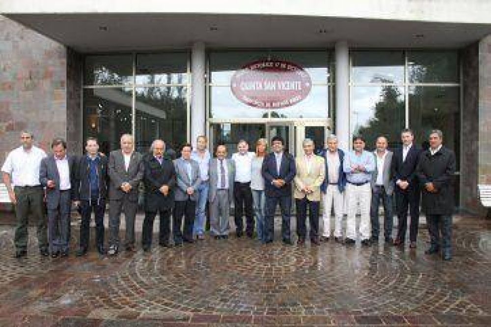 Alcaldes armar�n listas para probar suerte