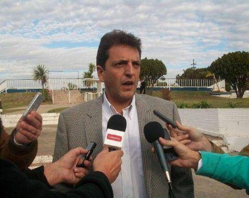 Massa: "Ning�n dirigente es la �ltima gaseosa en el desierto"
