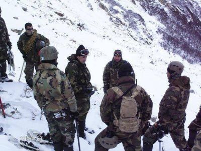 Adiestramiento de infantes de marina en Laguna Esmeralda