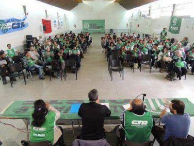 Cr�ticas de ATE por demoras en fin de las becas