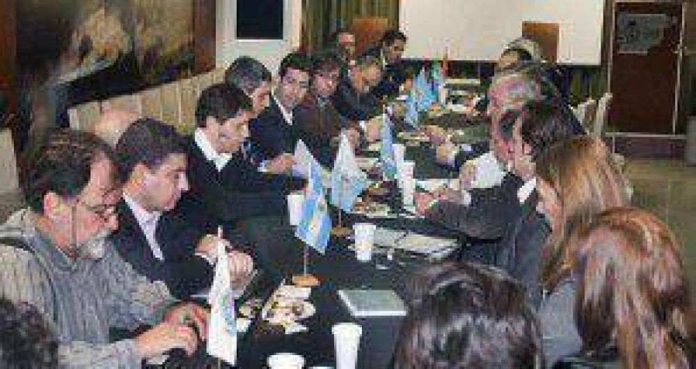 Conforman el comit� de seguimiento de la actividad hidrocarbur�fera