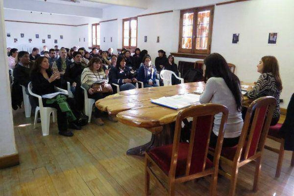 Capacitan a inspectores municipales