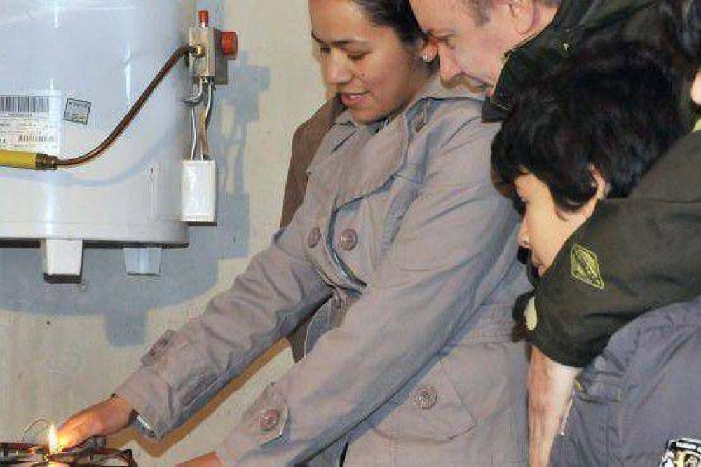 La provincia invirti� m�s dos millones de pesos en la extensi�n de la red de gas para el Barrio San Benito