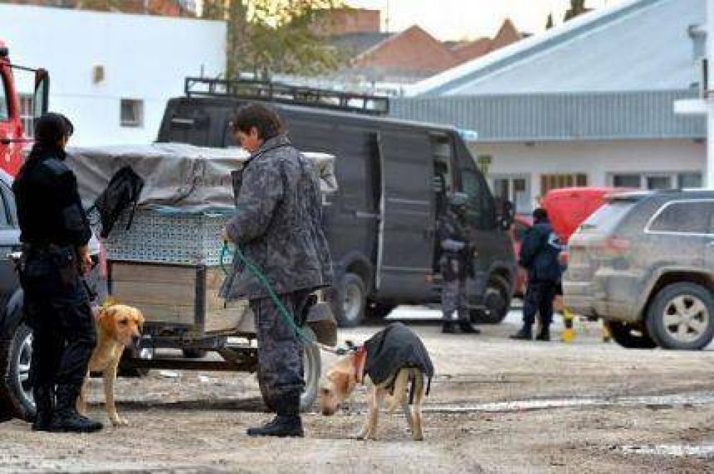 Descubren una tonelada de coca�na escondida en cajas de langostinos que hab�an sido embalados en Mar del Plata
