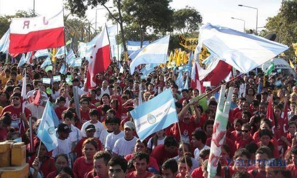 8-J: iron�as y mensajes, en el balance de radicales y kirchneristas tras la marcha