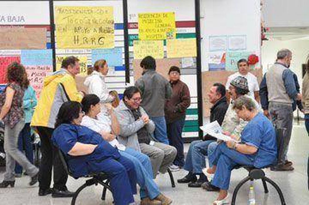 Asamblea hospitalaria defini� paro por 72 horas y pide paritaria