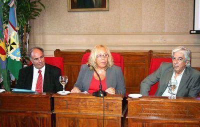 Con gran concurrencia de p�blico: La intendente Giroldi present� el Plan de Gobierno 2009
