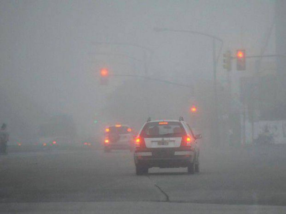 Alerta vial: est� cortado el tr�nsito en la autopista a Santa Fe por la densa niebla