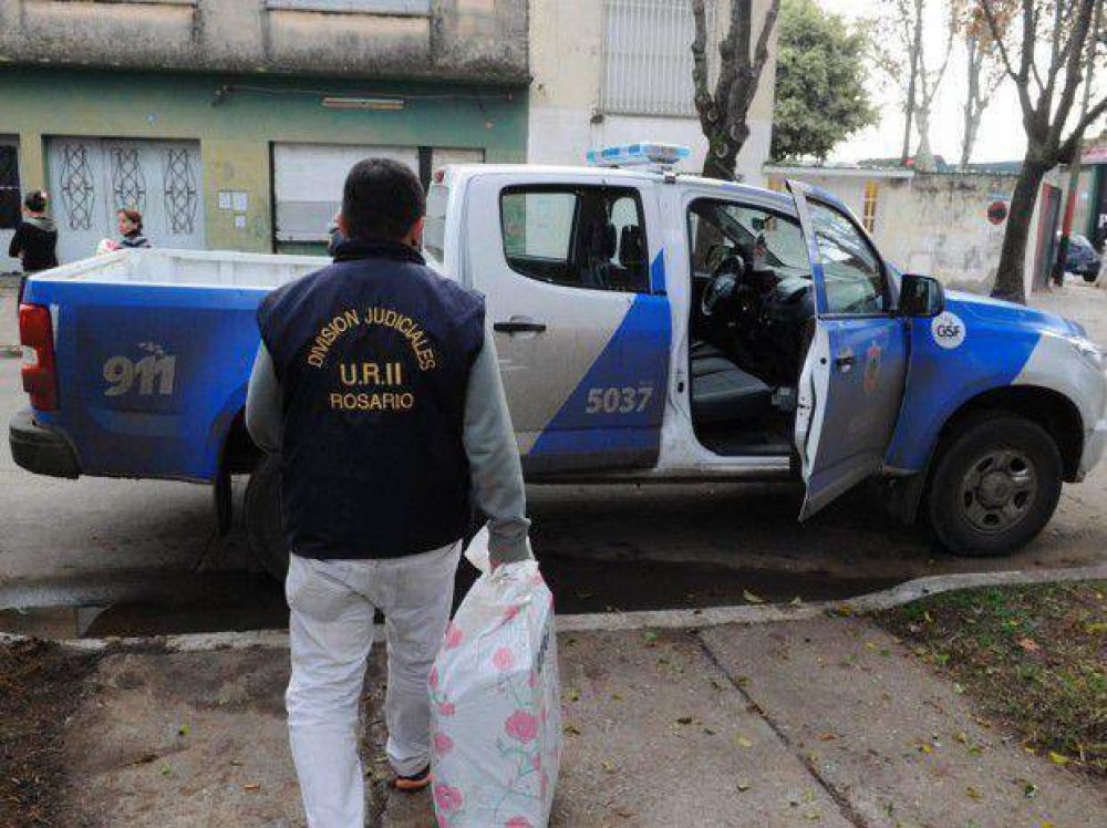 Hallaron importante suma de dinero en la casa de un comisario detenido