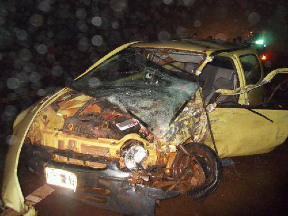 Una mujer choc� de frente con un cami�n y est� grave