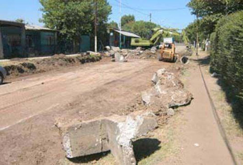 Malvinas Argentinas   Asfaltos para los barrios de Malvinas