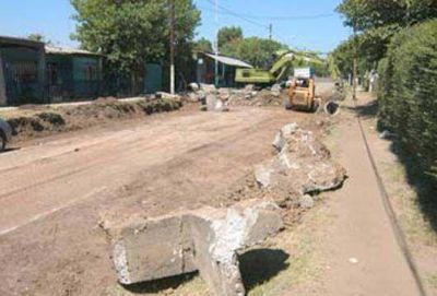 Malvinas Argentinas   Asfaltos para los barrios de Malvinas