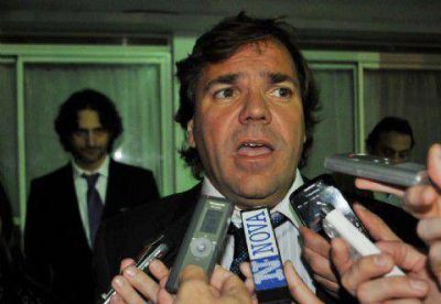 Alberto P�rez pidi� no ver "enemigos donde hay compa�eros"
