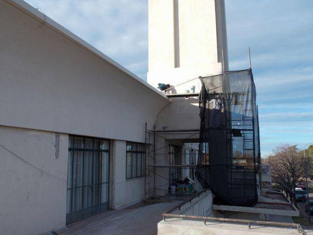 El Palacio Municipal est� m�s cerca de su fisonom�a original