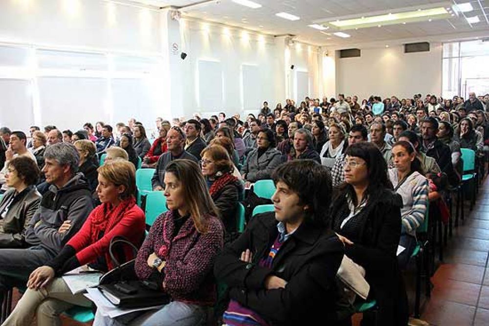 Unas 180 familias de la Ciudad firmaron sus escrituras