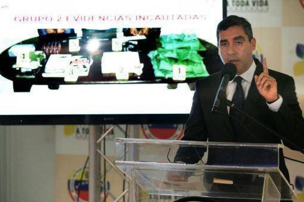 El gobierno venezolano captur� a nueve paramilitares colombianos y se renuevan las denuncias
