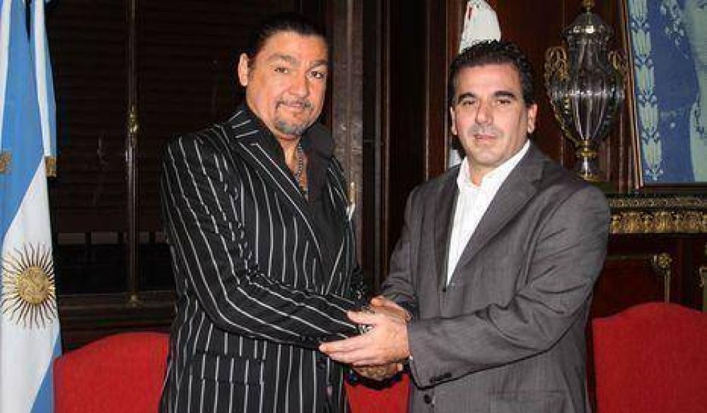 Buscan jerarquizar la profesi�n de peluquero