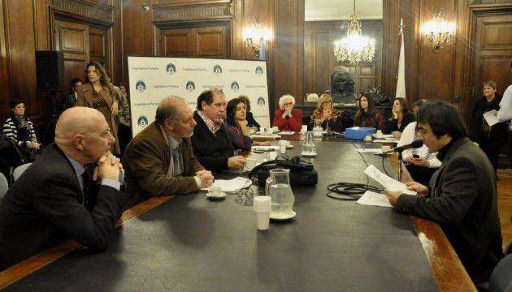 Cruces entre diputados K durante el debate sobre Juana Azurduy