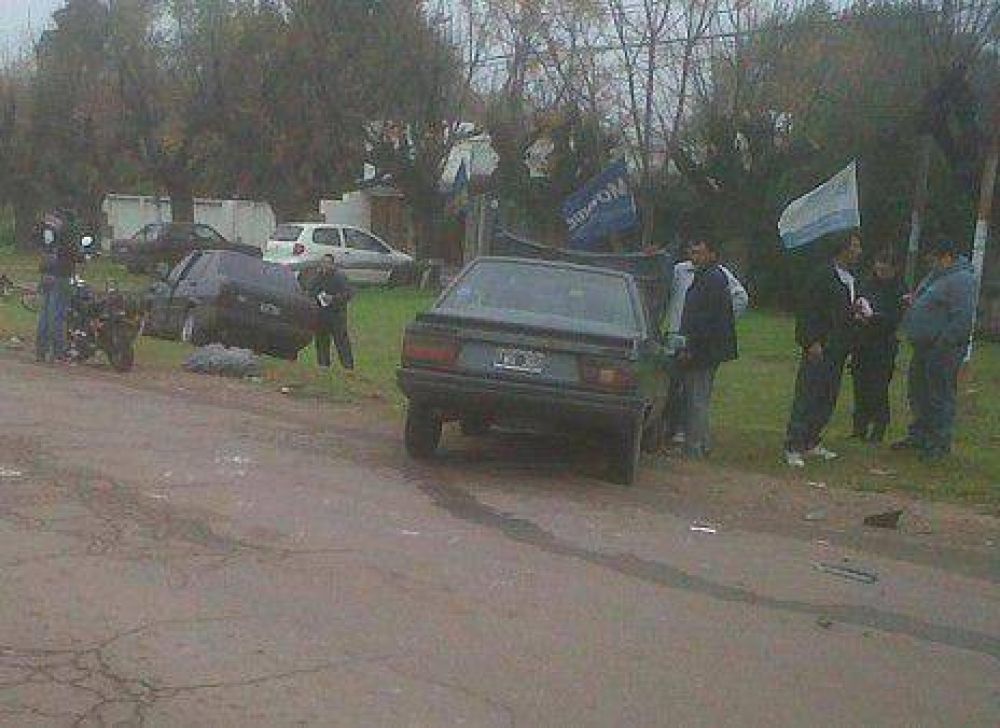 Chocaron dos autos en Pueblo Nuevo