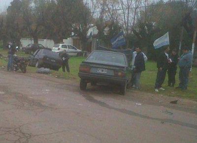 Chocaron dos autos en Pueblo Nuevo