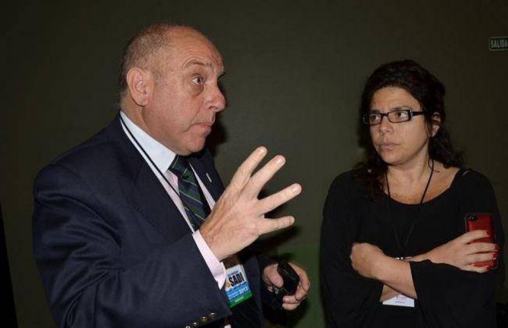 Especialistas transmiten calma por la gripe A