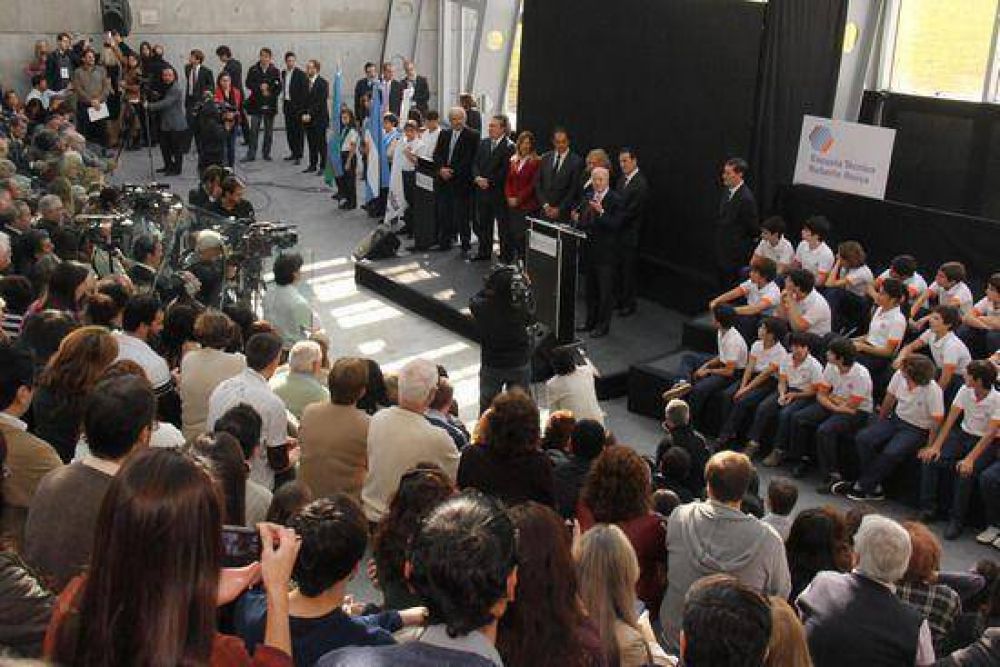 Techint inaugur� ayer la Escuela T�cnica Roberto Rocca 