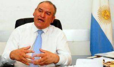 JUAN CARLOS JUAREZ: HAY QUE PONER UN L�MITE AL AVANCE DEL KIRCHNERISMO 