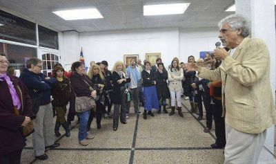 Se inaugur� la muestra "mujeres en el arte" en el municipio de Lan�s