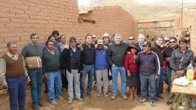 Con lo que se hace una vivienda en Santa Cruz se podr�an construir cuatro en la Puna