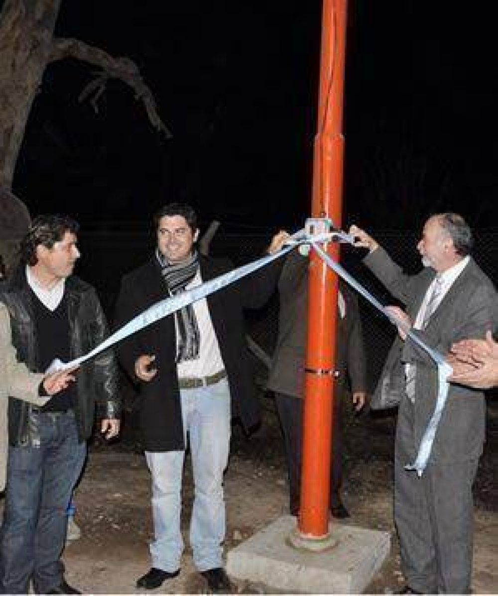  Inauguran obra de iluminaci�n en Santa Luc�a