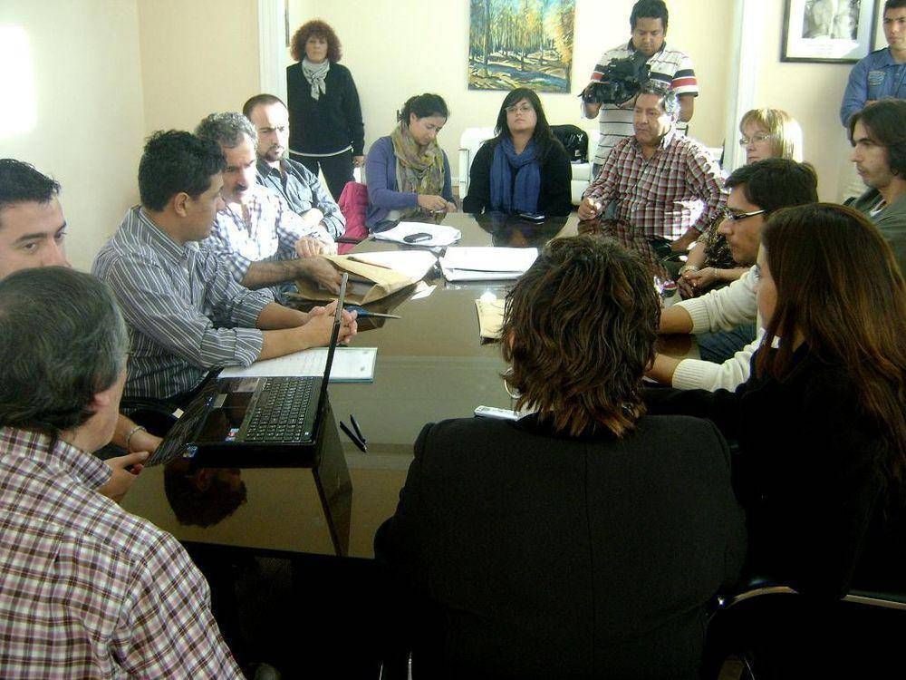 Nuevos llamados a licitaci�n para obras de gas y tendido el�ctrico