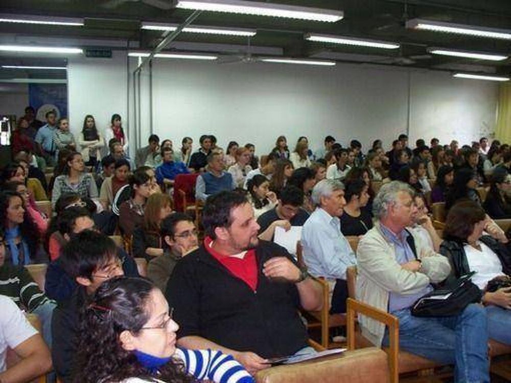 Proponen que la Universidad sea �mbito de debate sobre las represas