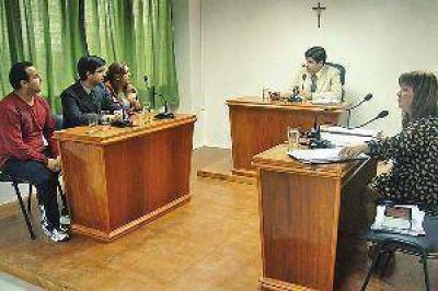 Detuvieron a los padres de joven que acus� de golpeador a su ex pareja
