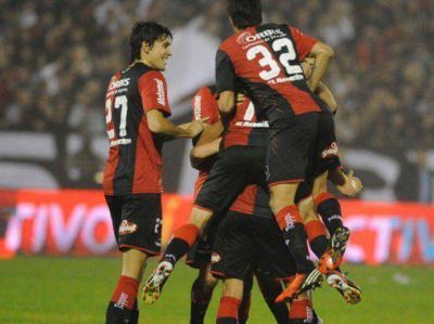 El Newell's del Tata va por la gloria levantando las banderas del f�tbol total