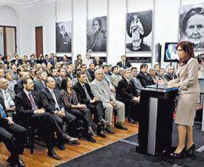 Cristina: "El 28 de junio estar� en juego la estabilidad democr�tica"